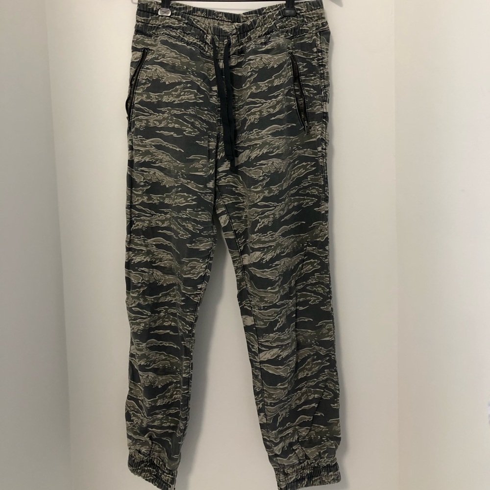 TNA Joggers